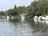 Camargue - Le Petit Rhône  Filet de pêche sur la rive gauche du Petit Rhône