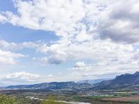 Paysages et panoramas depuis le château de Mison  Vue vers le Sud - La vallée du Buëch. On aperçois au loin le village de Ribiers