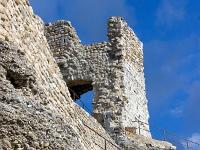 Château médiéval de Mison  Autre vue sur la Grande Porte et les vestiges de la tour carrée