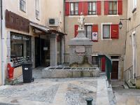 Fontaines, sources et lavoirs  A Sisteron rue Saunerie (Alpes de Haute Provence)