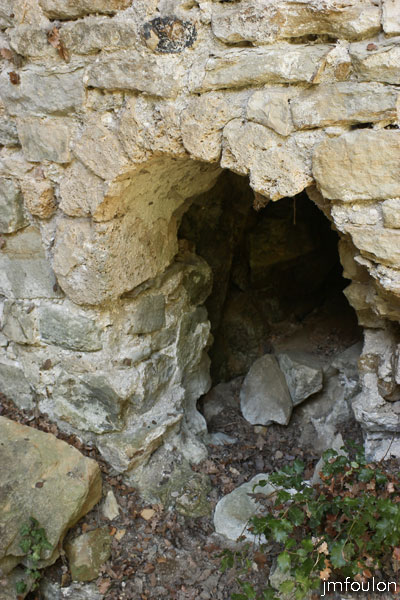 st-donat-haut-38web.jpg - St Donat le Haut - La première excavation à L'Ouest du mur Nord