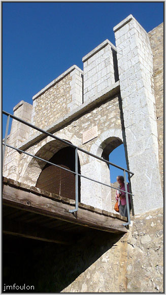 cita-06web.jpg - La porte sud et le plancher qui remplace le pont-levis