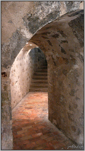 cita-17web.jpg - Passage souterrain sous le bastion du Roy