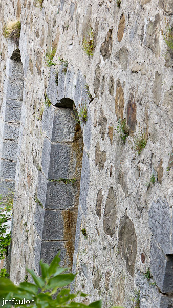 fort-savoie-035.jpg - Colmars-les-Alpes - Le Fort de Savoie - Vue sur la face Ouest depuis une meurtrière.