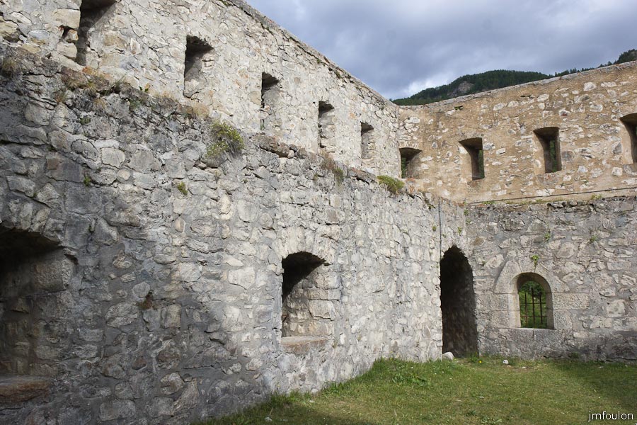 fort-savoie-060.jpg - Colmars-les-Alpes - Le Fort de Savoie - La cour Nord.