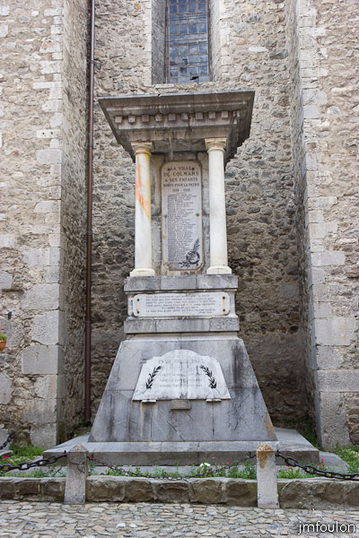 colmars-028.jpg - Colmars-les-Alpes - Place Saint Jean - Le monument aux Morts (inauguré le 21 août 1921.