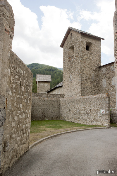colmars-056.jpg - Colmars-les-Alpes - Première enceinte de la porte de Savoie.