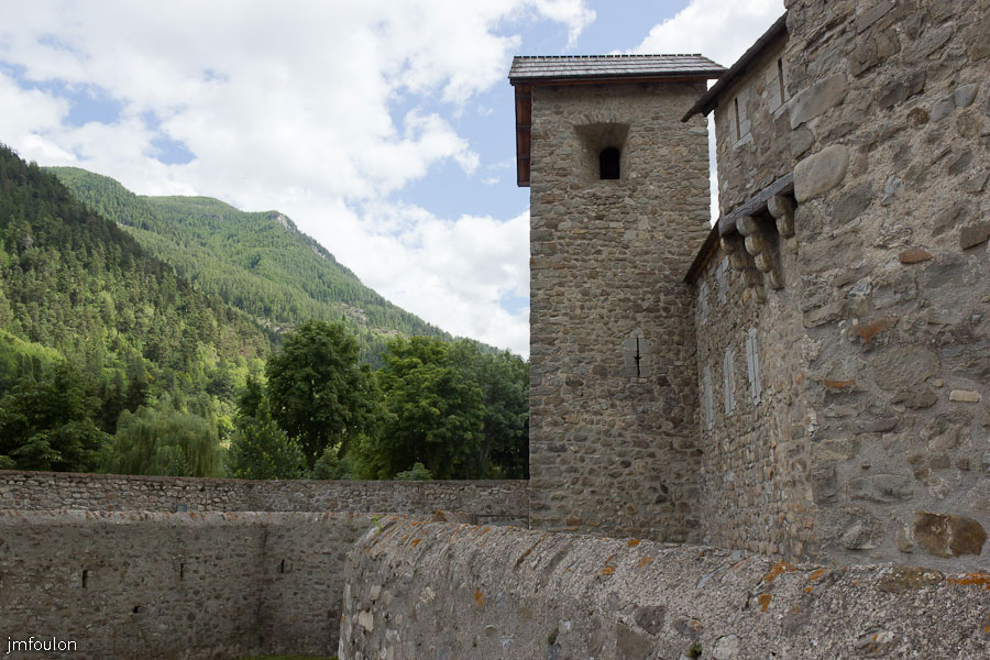 colmars-057.jpg - Colmars-les-Alpes - Première enceinte de la porte de Savoie (autre vue).