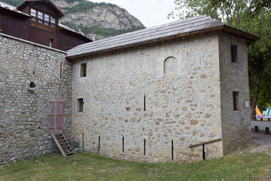 colmars-126.jpg - Colmars-les-Alpes - Les fortifications entre la porte de Savoie et celle des Glacis.