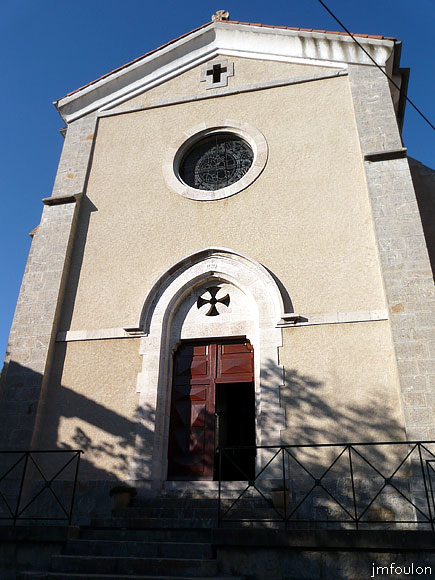 turriers-22web.jpg - Eglise Saint Antoine - Entrée sur le pignon au levant