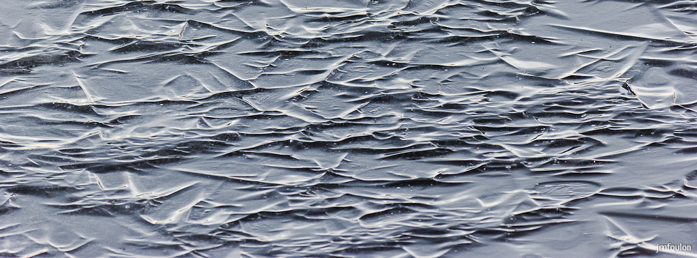 lac-mison-033.jpg - Mouvements d'eau figés par la glace