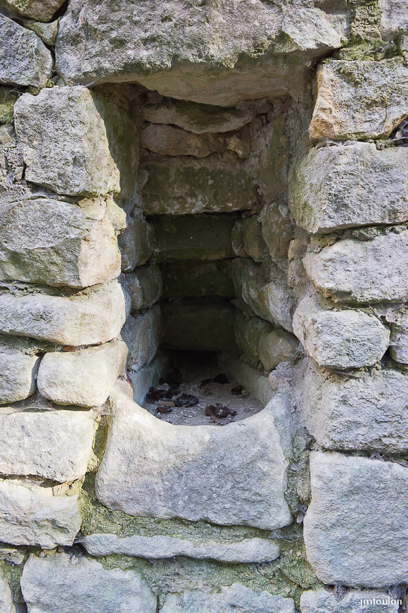 olv-033-2.jpg - La fontaine d'Oppède-le-Vieux - A quoi pouvaient servir ces niches ? ...