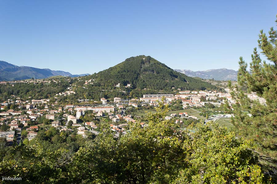 sisteron-10-13-026web.jpg - Sisteron - Alpes de Haute Provence - Le Molard (920m  au rocher du Turc)