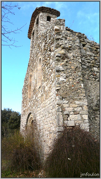 peipin-chateau-12web.jpg - Vestiges du château - La chapelle