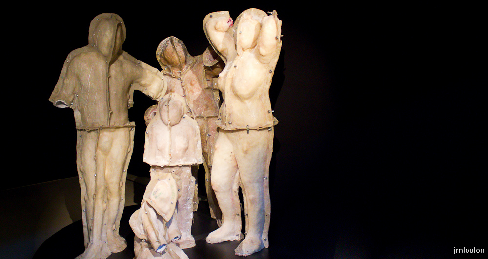 musee-013-2.jpg - Moules de résine servant de squelettes lors de la reconstitution des personnages