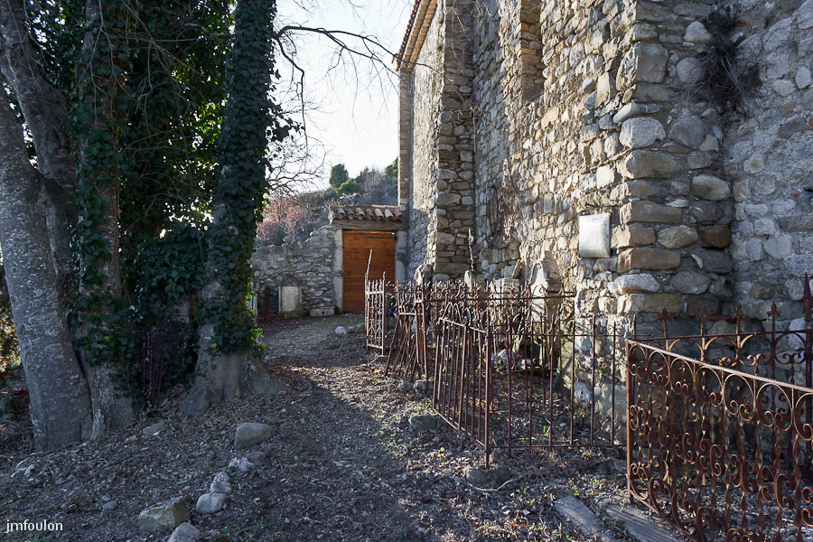 eglise-st-clement-048-2.jpg - Salignac -  Eglise Saint Clément  - Autre vue du cimetière
