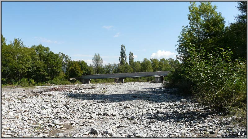 sasse-chateau-27web.jpg - Le pont de Châteaufort, sans aucun intèrêt architectural
