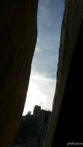 baume-23web.jpg - Sisteron - Le Rocher de la Baume - Contre jour sur la citadelle