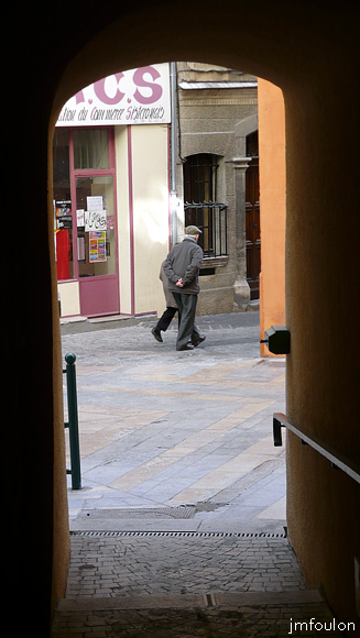 rue-pardenriere-12web.jpg - La Coste - Rue de Pardenrière.  Arrivée aux Quatre Coins