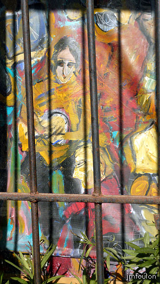 rue-poterie-05web.jpg - La Coste - Rue Poterie. Une fenêtre de la maison de Jacques Donneaud, Artiste peintre