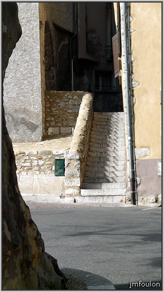 porte-niere-06web.jpg - Porte de la Nière - escalier latéral permattant de passer de la rue Basse du Rempart à la rue du Glissoir