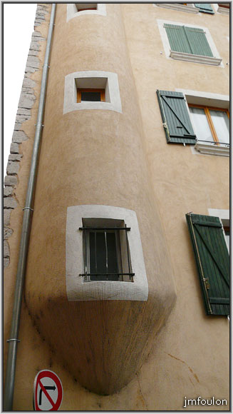 rue-jalet-09web.jpg - Rue du Jalet - Echauguette qui courre sur toute la hauteur de cette façade (partie basse)