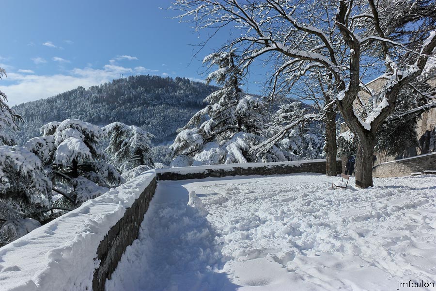 sist-neige-12_02-13.jpg - Vue sur la Molard depuis l'esplanade de la Citadelle