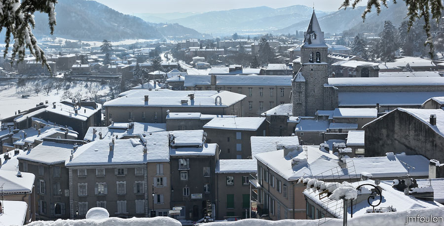 sist-neige-12_02-20.jpg - Vue sur la ville depuis la montée de la Citadelle au niveau de la Coste depuis la rue de la Poterie