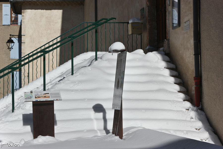 sist-neige-12_02-40.jpg - Escalier d'accès au musée Terre et Temps