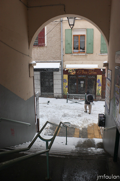 sist-neige-11_02-17web.jpg - Depuis le passage couvert entre la Place Paul Arène et la rue Droite