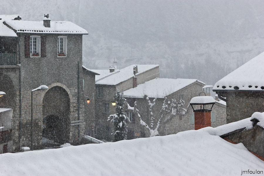 sist-neige-11_02-25web.jpg - La Porte de la Nière depuis l'impasse Deleuze