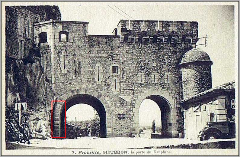 rempart-dauphine-3web.jpg - Sisteron - Vestiges des Remparts - La Porte du Dauphine. Il ne reste aujourd'hui de celle-ci que la partie encadrée en rouge