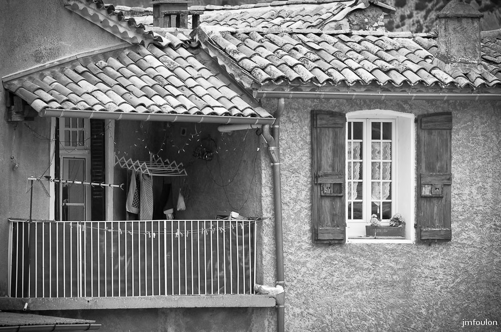 zoom-nb-018.jpg - Sisteron - Un Autre Regard - part 1. Le balconnet - Place de la Nière