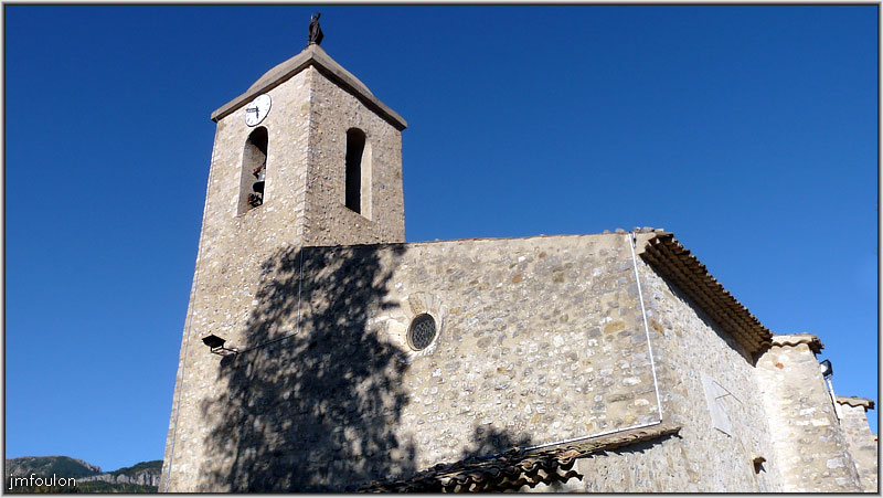 eglise-25web.jpg - Autre vue sur l'église et le clocher qui ne date que du XIXème siècle