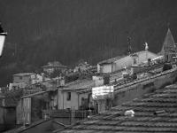 Noir & Blanc - Villes et villages  Sur les toits - sisteron