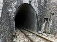 Sisteron  Tunnel SNCF qui passe sous la ville. Entrée Nord