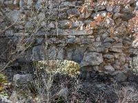 Abbaye de Clarescombes - XIIe  Ouverture dans le mur Ouest. L'intérieur de léglise et du site en général n'est plus qu'un amas de pierres ...