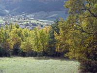 Autour de Ballons - Drôme  Vue sur le village de Lachaux ...