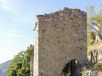 Barret-de-Lioure - Drôme  Une des rares ruines du village au Sud ...