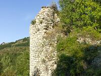 Barret-de-Lioure - Drôme  Vestiges du rempart. La tour Nord/Ouest. C'est tout ce qu'il reste des fortifications ...
