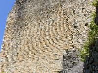 Bourdeaux  Mur du donjon des Évêques de Die (XIIe) - 3m d'épaisseur - 25m de haut