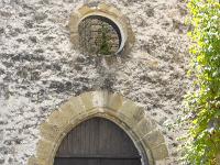 Bourdeaux  le portail gothique et l'oculus de cette église datent du XIVe.