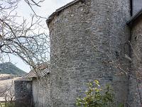 Château de Mongardin XIVe  Les deux tours encore debout du château.