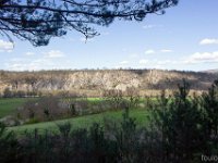Sisteron : Collet - Virail - Marquise  Vue sur la vallée du Buech. En face, le plateau de Soleillet ...