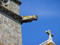 Croix  Bretagne - Finistère - Pont-Croix - Croix sur la facade principale de l'église Notre-Dame de Roscudon ( XIIIe-XVe siècles)