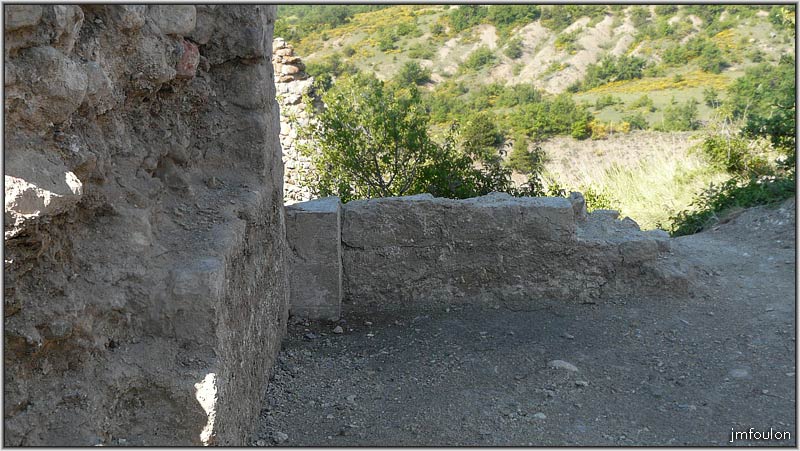 arzelier-ch-36web.jpg - Intérieur de l'église - Mur Sud-Est angle Sud