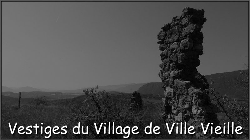 arzelier-village-00.jpg - Vestiges du village de Ville Vieille à Arzeliers (05) - XIIème siècle