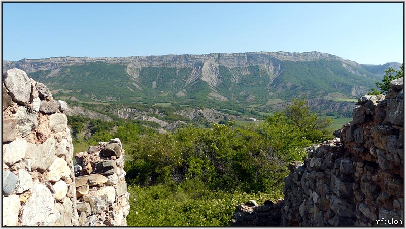 arzelier-village-38.jpg - Ville Vieille - Autre vue sur la montagne de Saint Genis