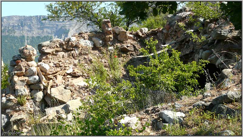 arzelier-village-46.jpg - Ville Vieille - A gauche, on devine les restes d'une pièce voutée