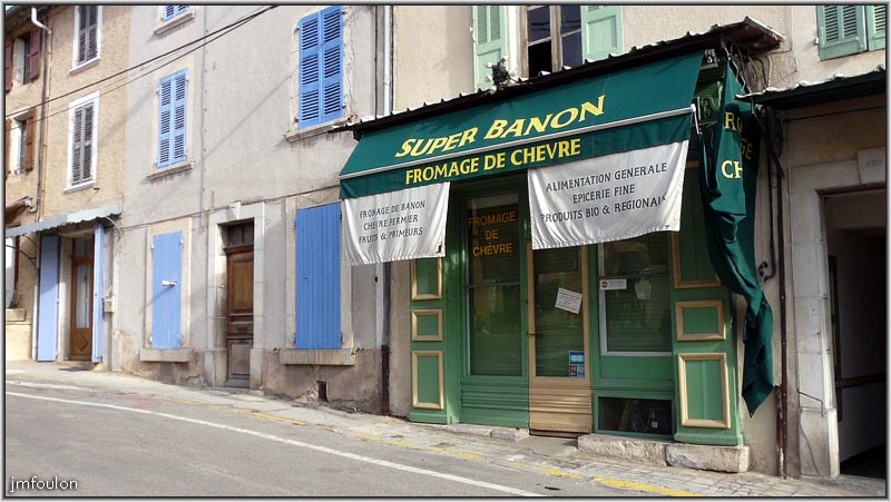 banon-bas-14web.jpg - Commerce de fromages de Banon et produits régionaux rue Meffre